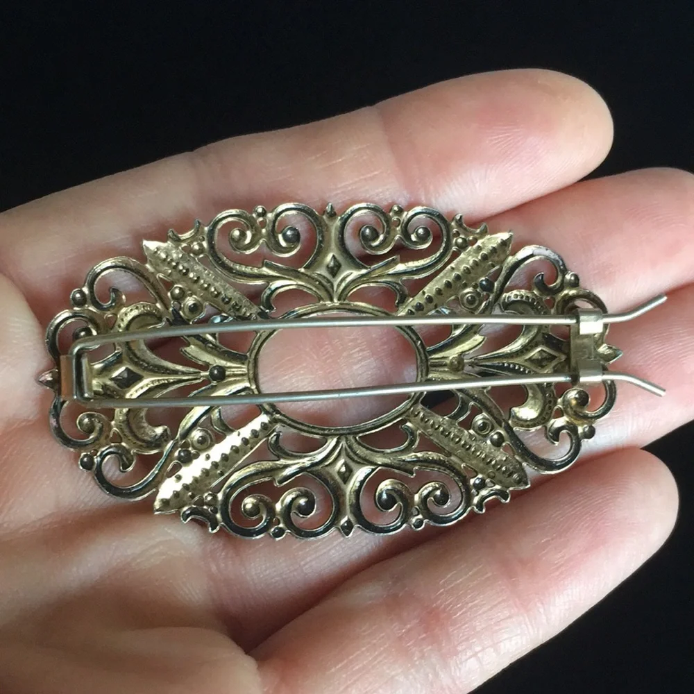 Elegant Vintage Hair Clip